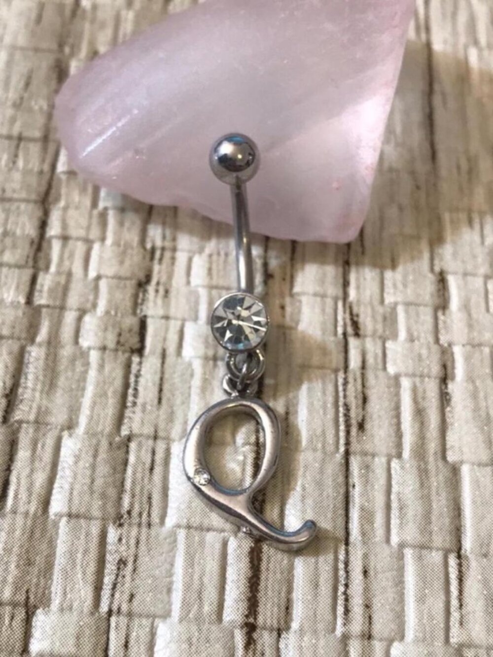 CLEAR GEM LETTER Q INITIAL DANGLE BELLY BUTTON RING NAVEL RING PIERCING NEW 14G